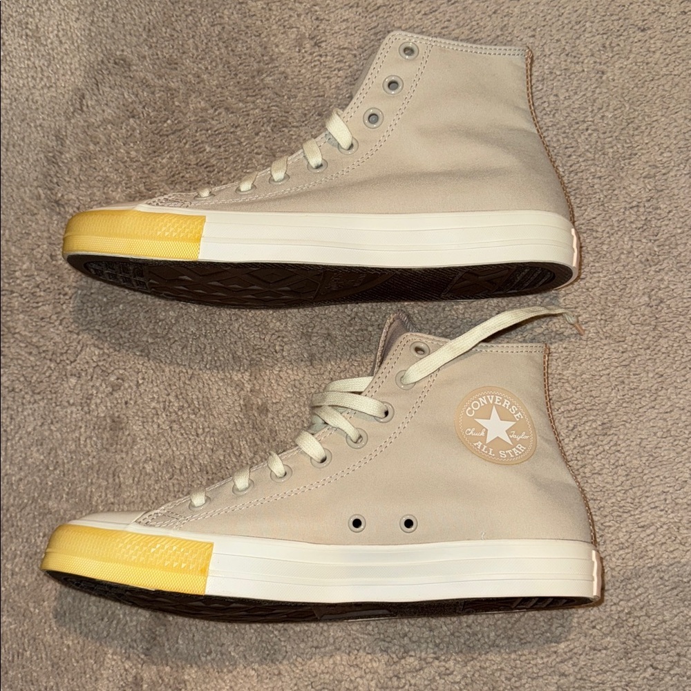 Converse High-Tops - Picture 5 of 10